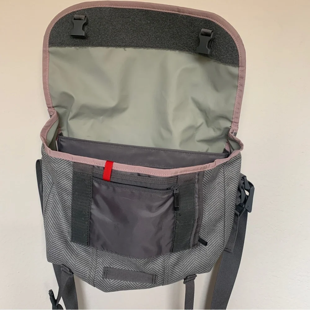 Timbuk2 Gray Herringbone Laptop Messenger Bag with Pink Trim